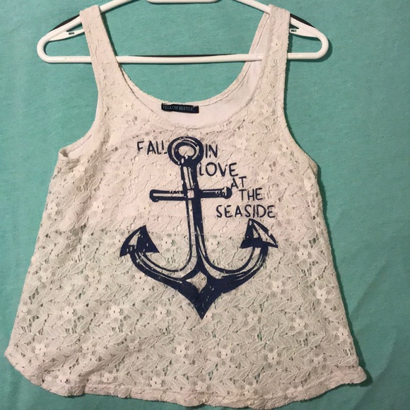 White top - Picture 1 of 1